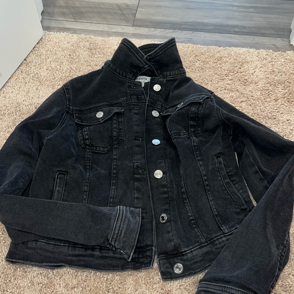 Black crop denim jacket